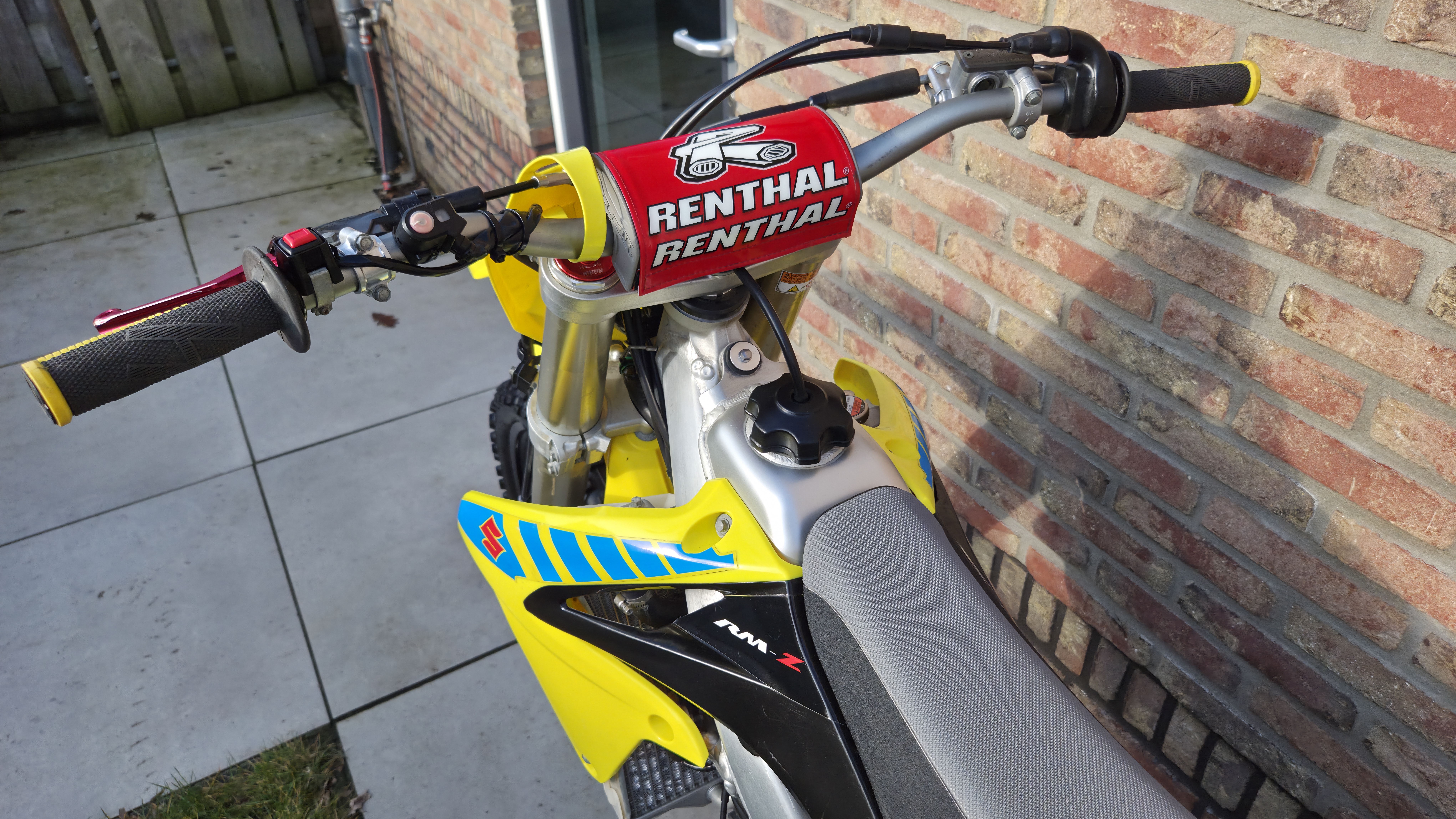 Suzuki RMZ450 2016 MX Testcenter