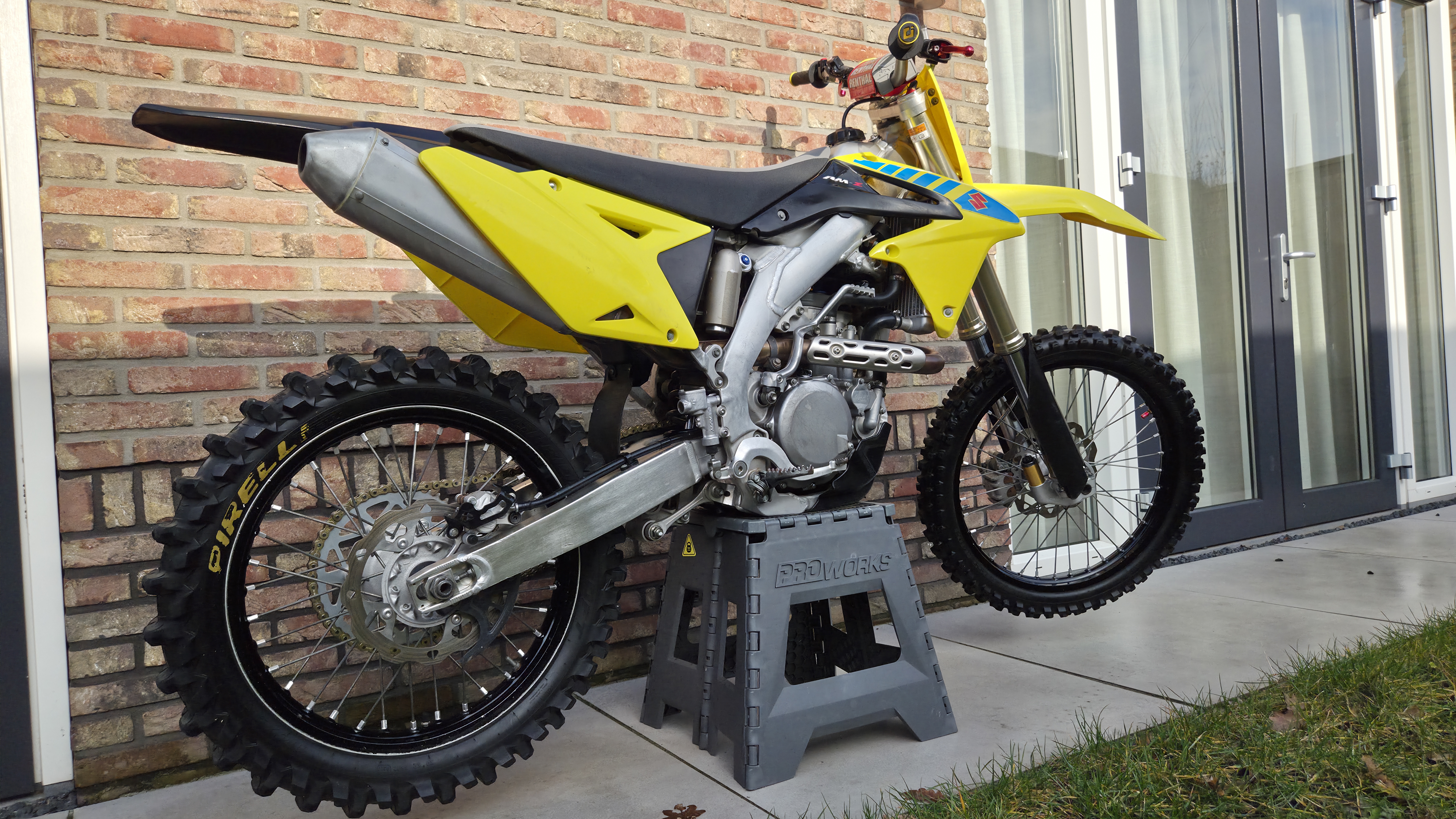 Suzuki RMZ450 2016 MX Testcenter