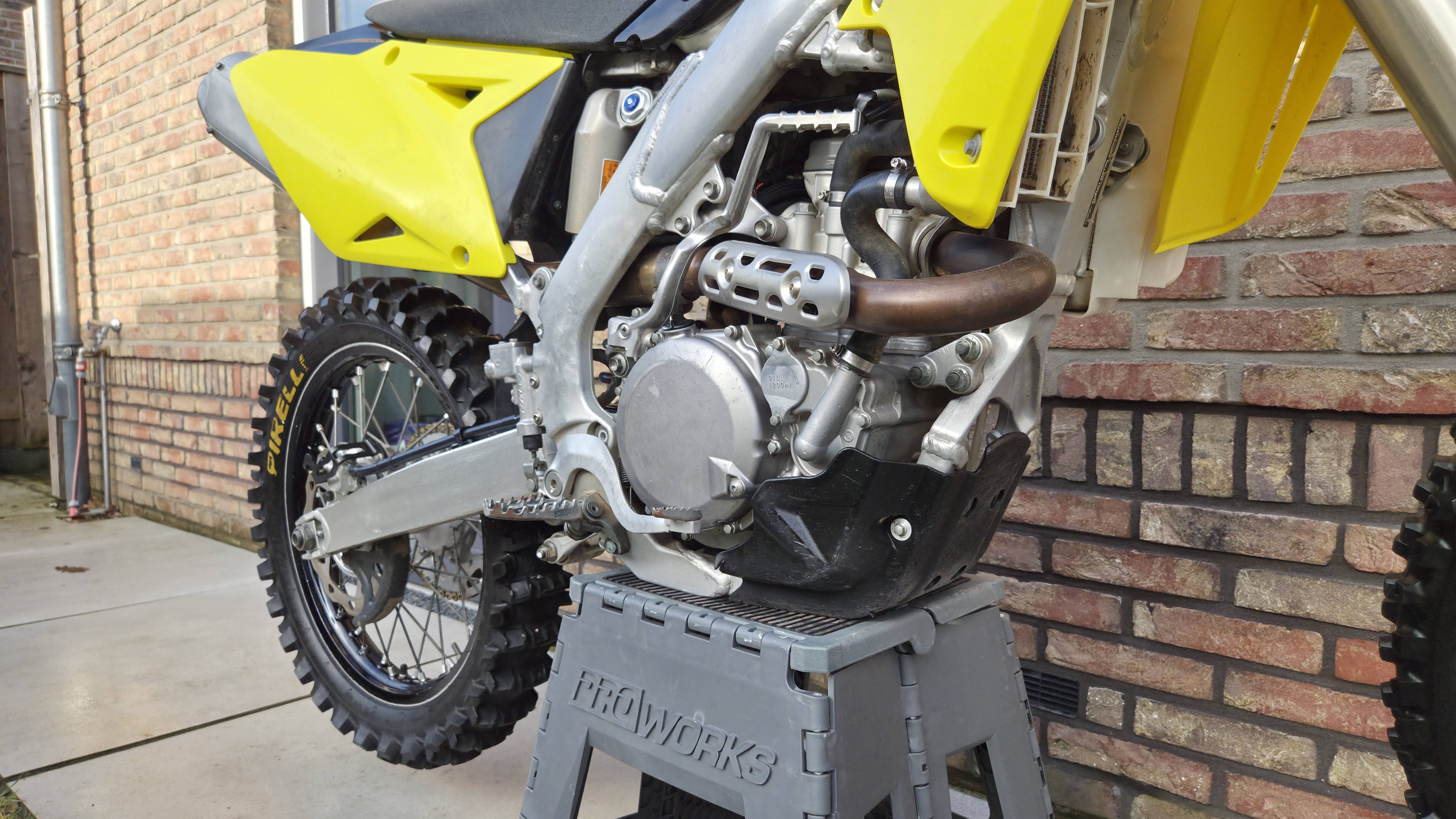 Suzuki RMZ450 2016 MX Testcenter
