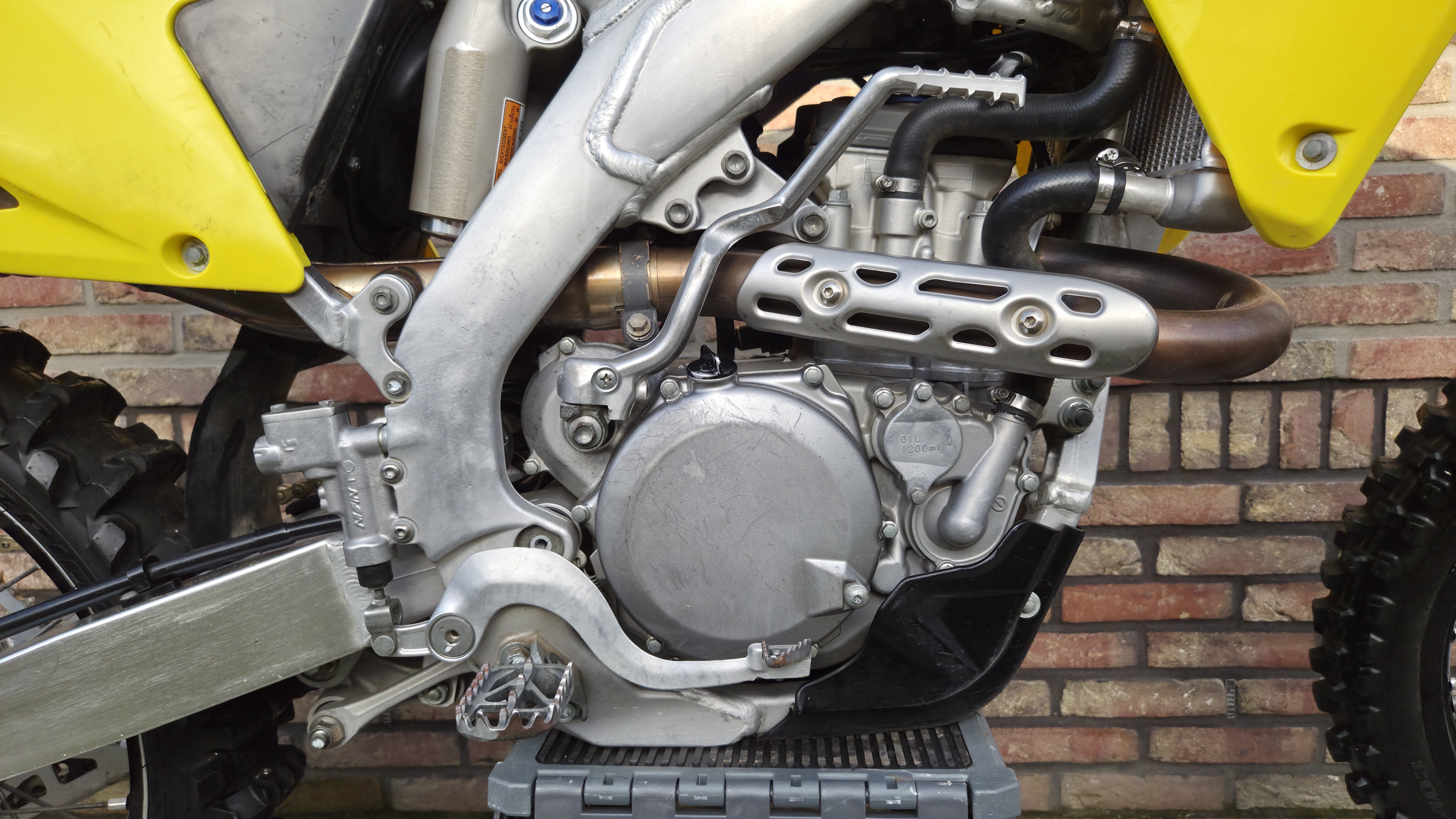 Suzuki RMZ450 2016 MX Testcenter