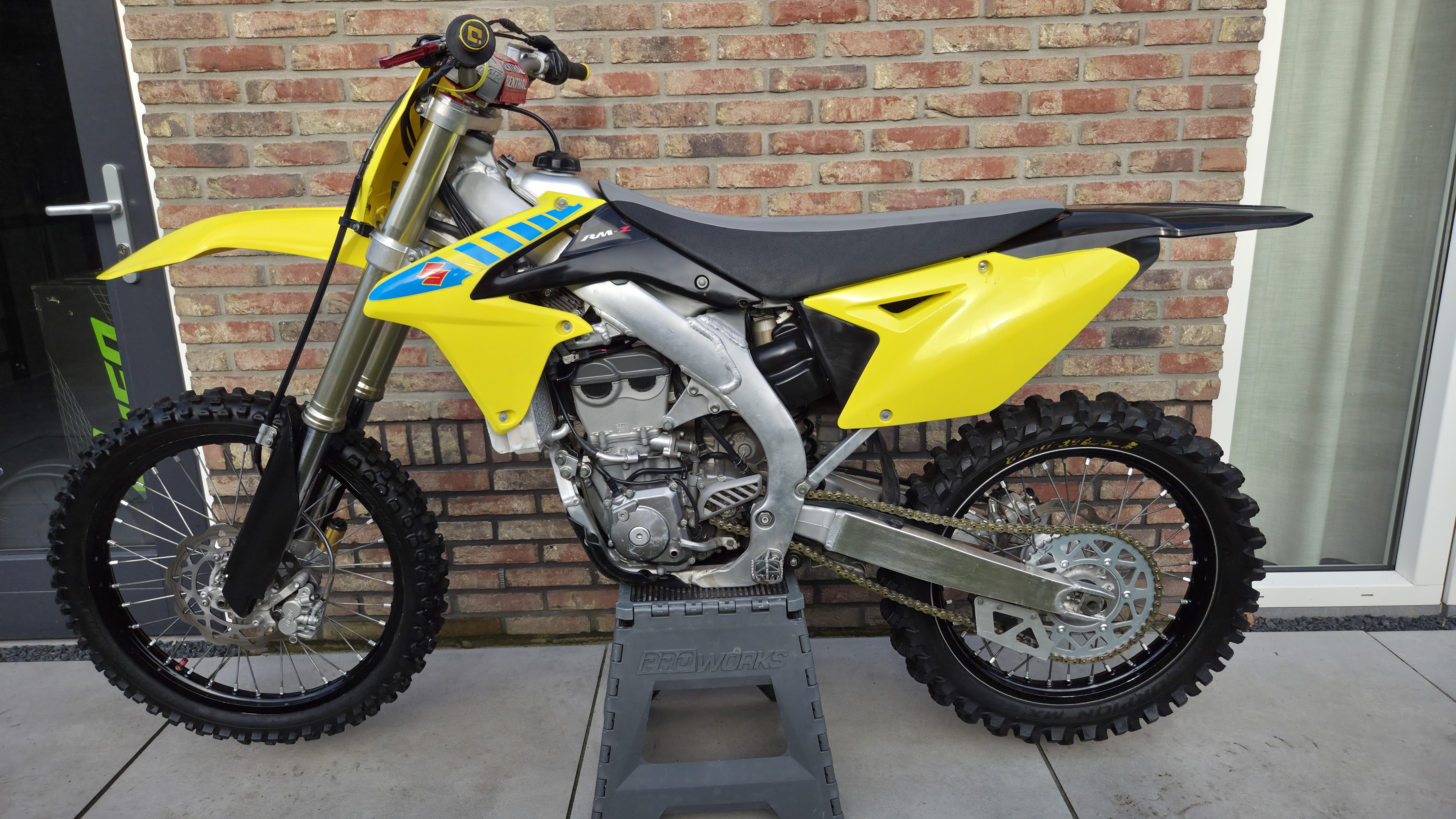 Suzuki RMZ450 2016 MX Testcenter