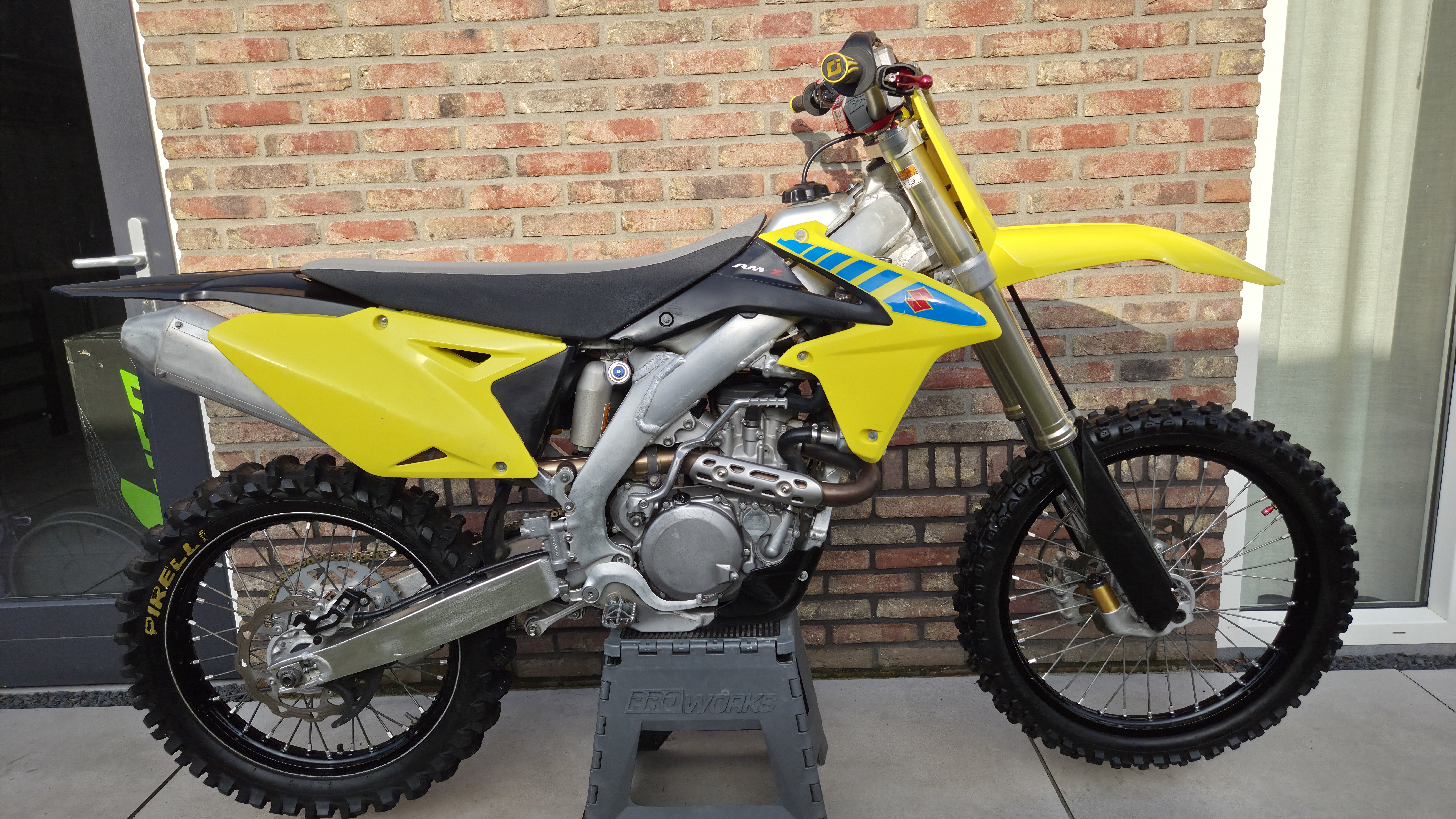 Suzuki RMZ450 2016 MX Testcenter