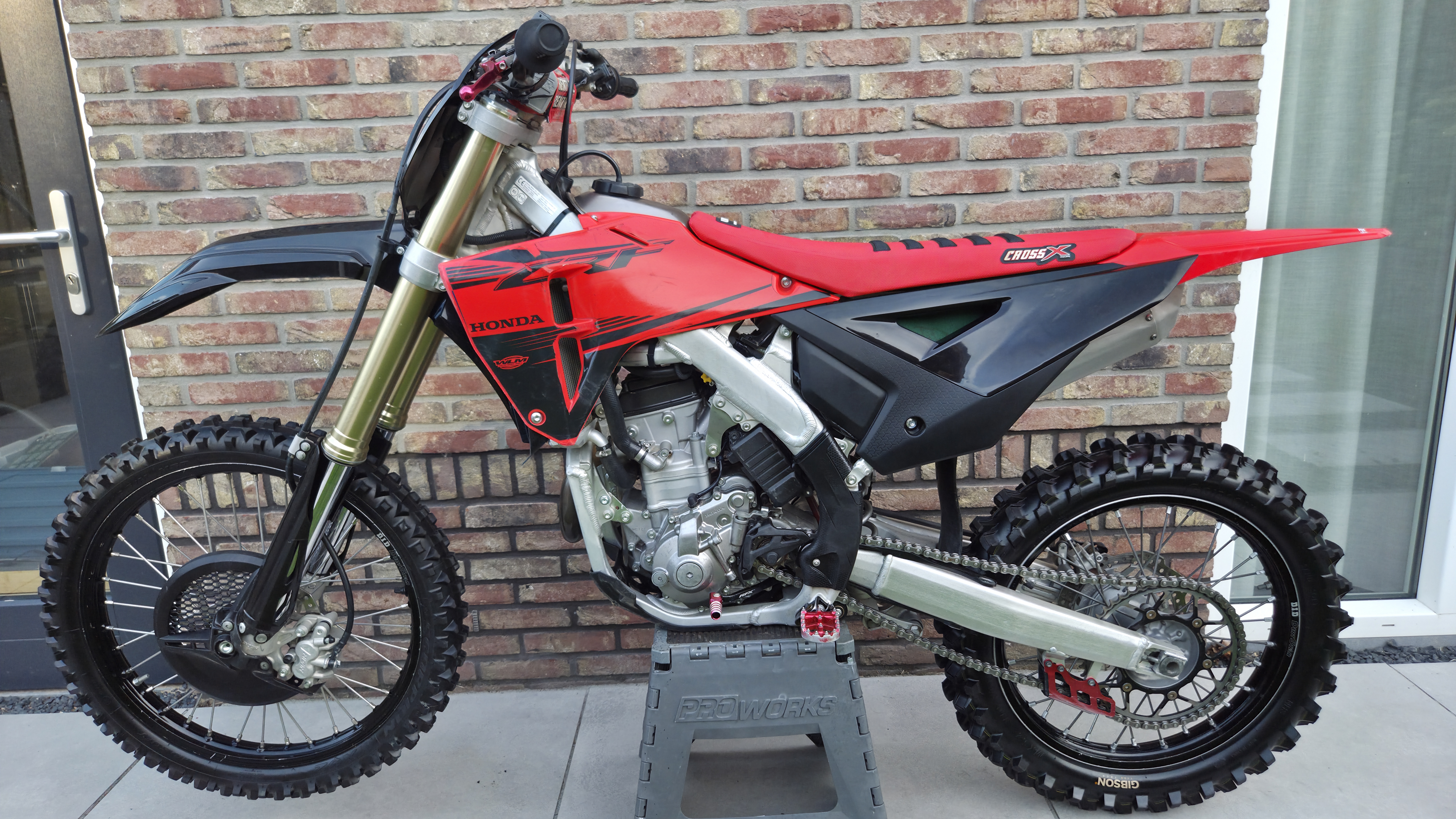 Crossmotor kopen: Honda CRF250 2025 MX Testcenter