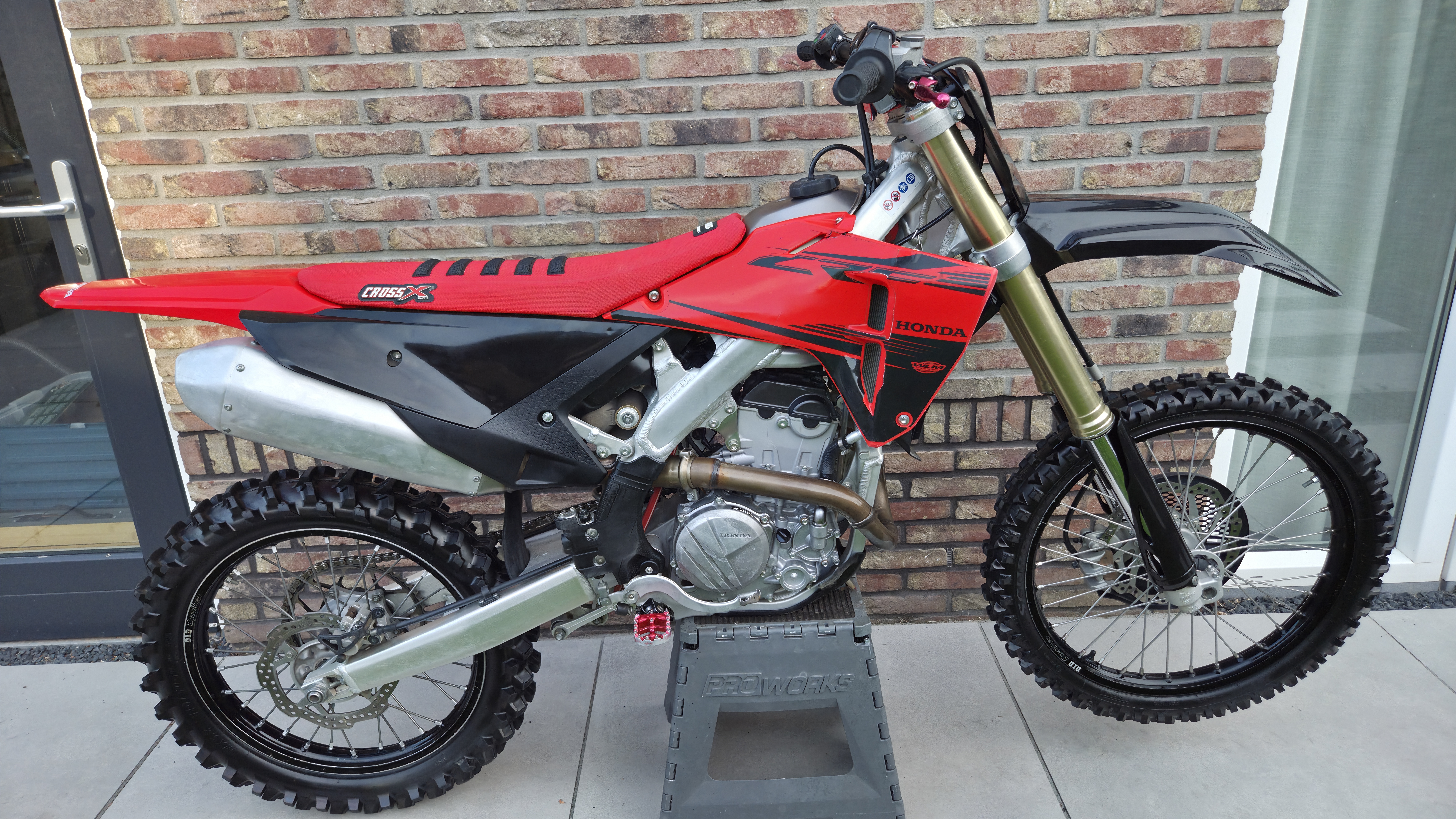 Crossmotor kopen: Honda CRF250 2025 MX Testcenter