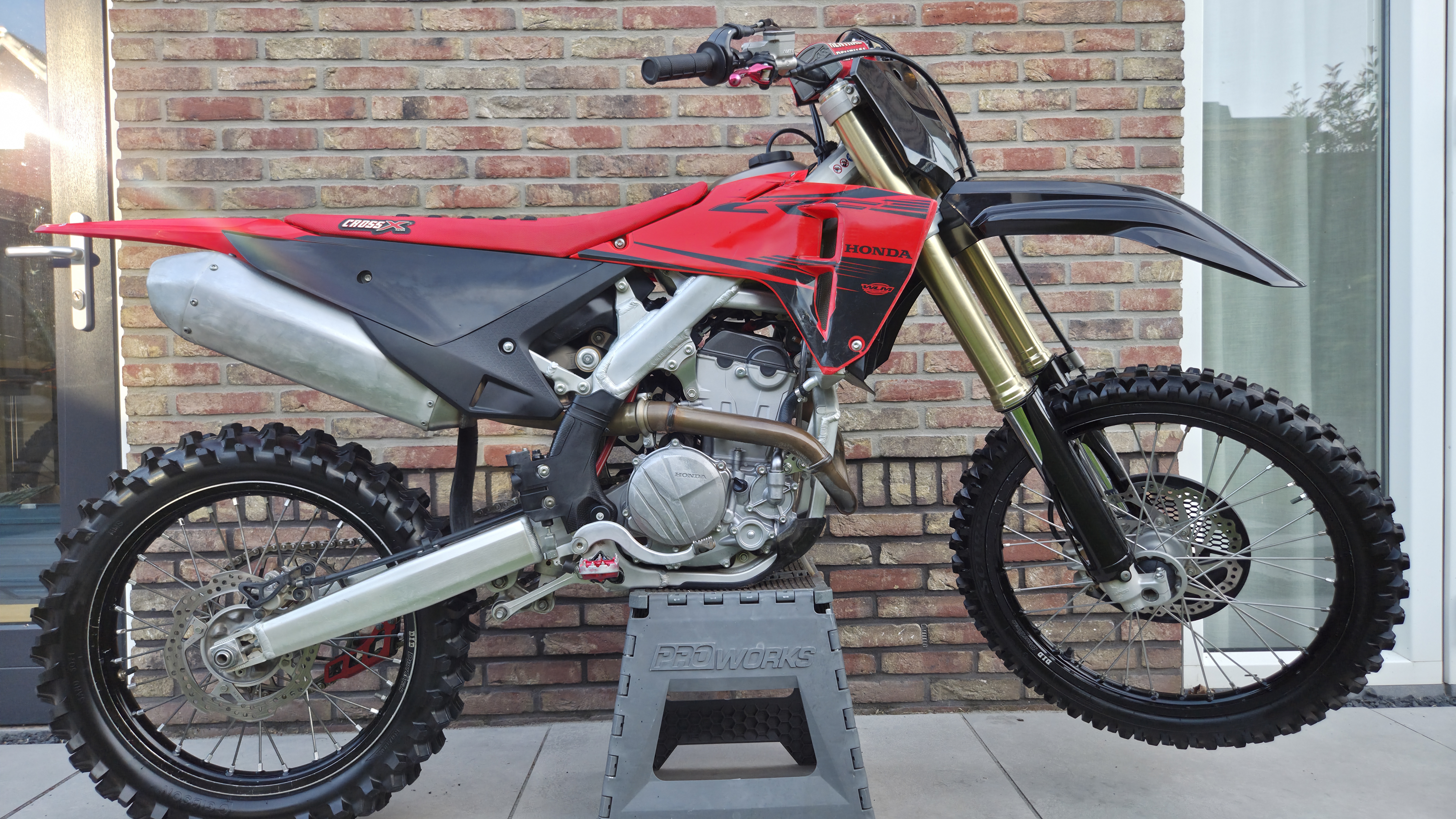 Crossmotor kopen: Honda CRF250 2025 MX Testcenter