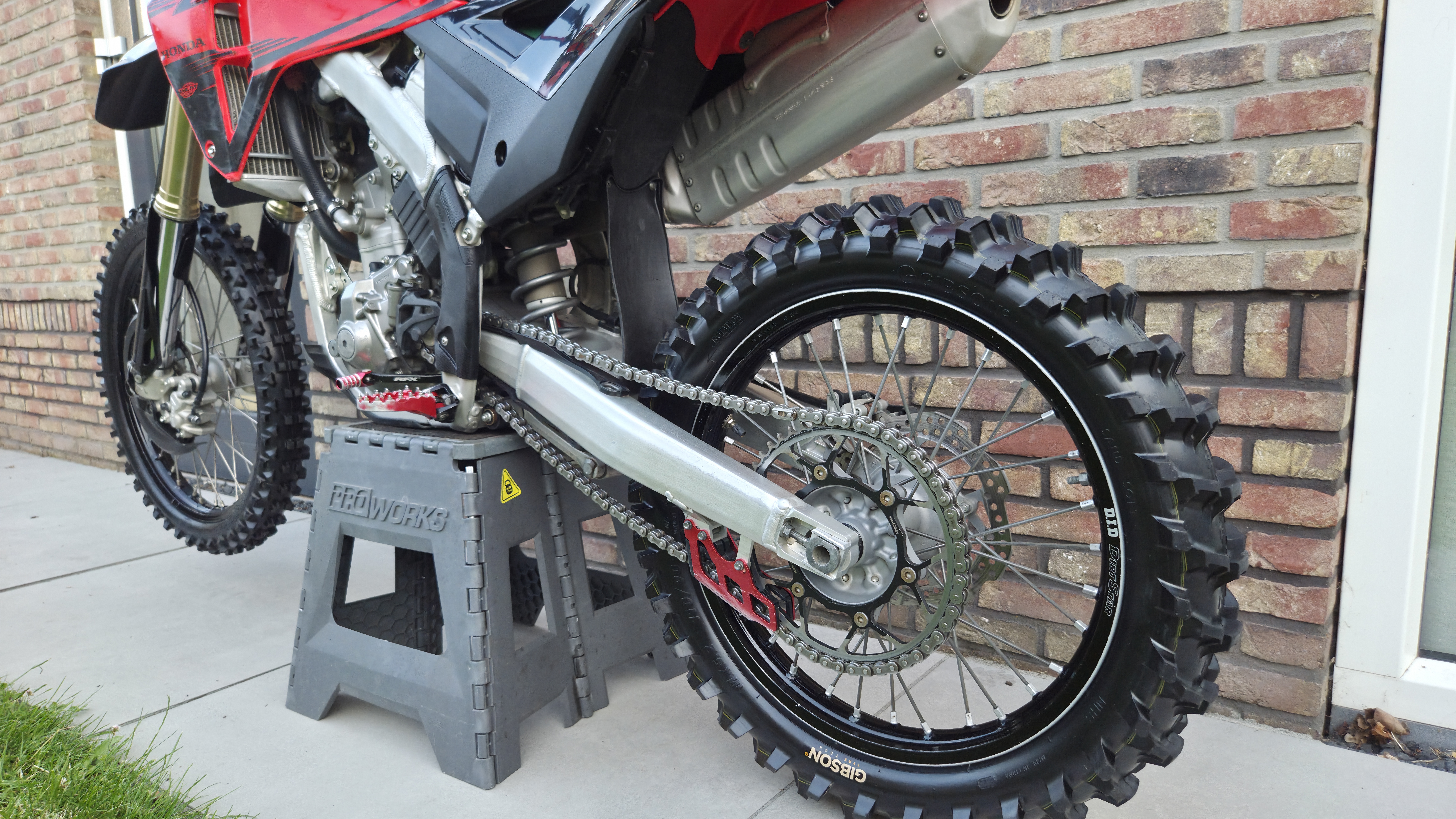 Crossmotor kopen: Honda CRF250 2025 MX Testcenter