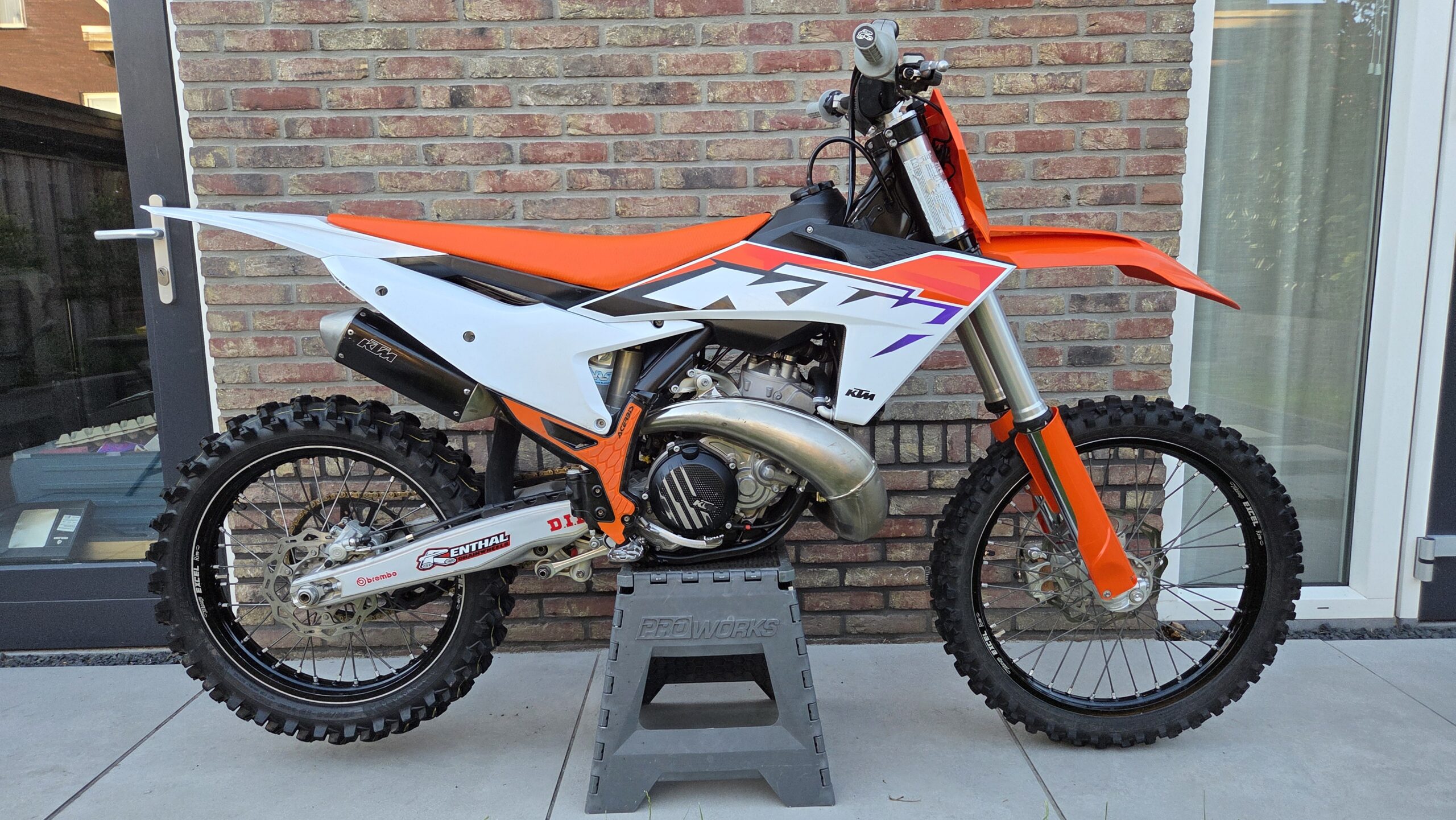 Crossmotor kopen: KTM SX250 2023 MX Testcenter