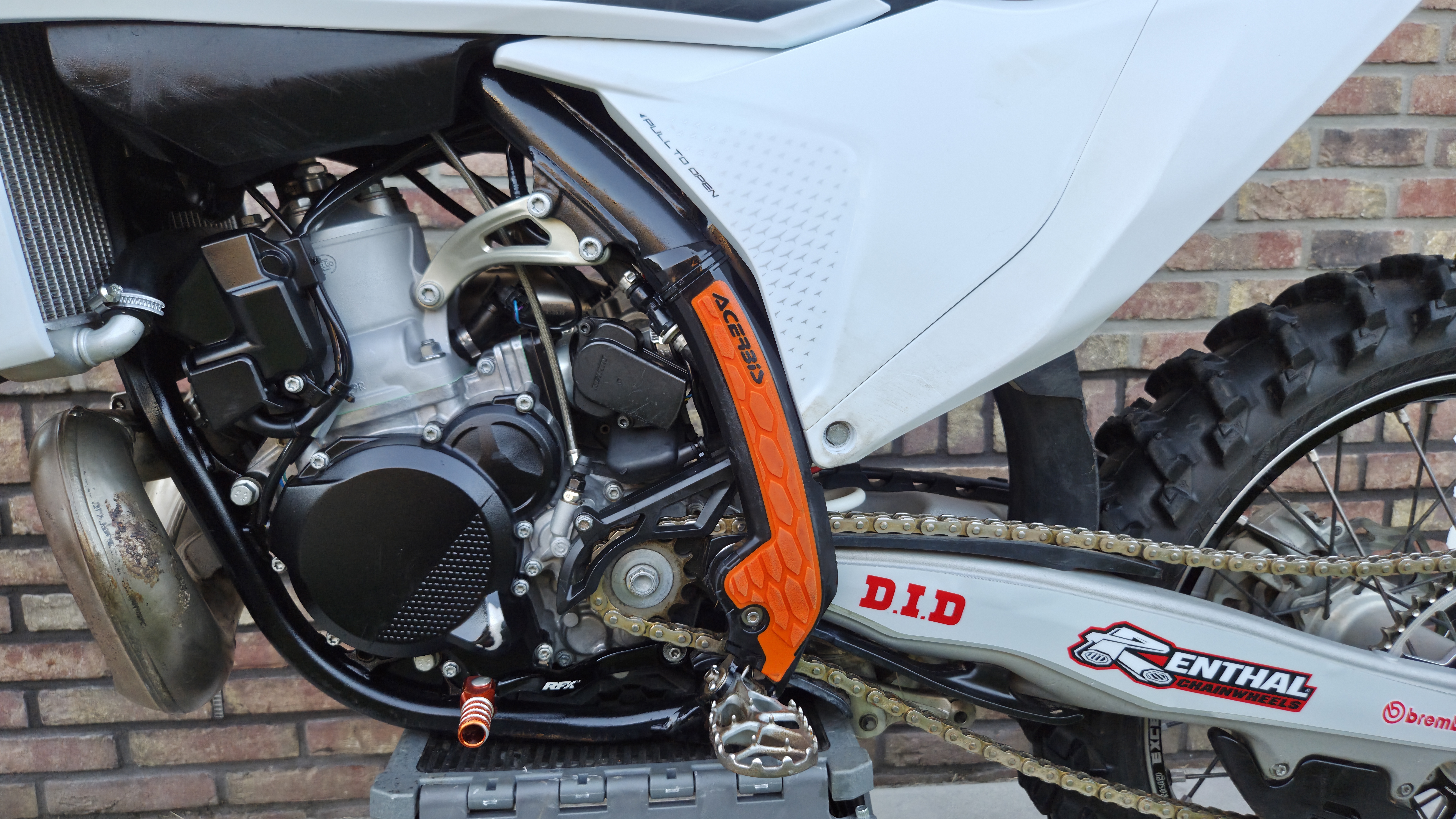 Crossmotor kopen: KTM SX250 2023 MX Testcenter